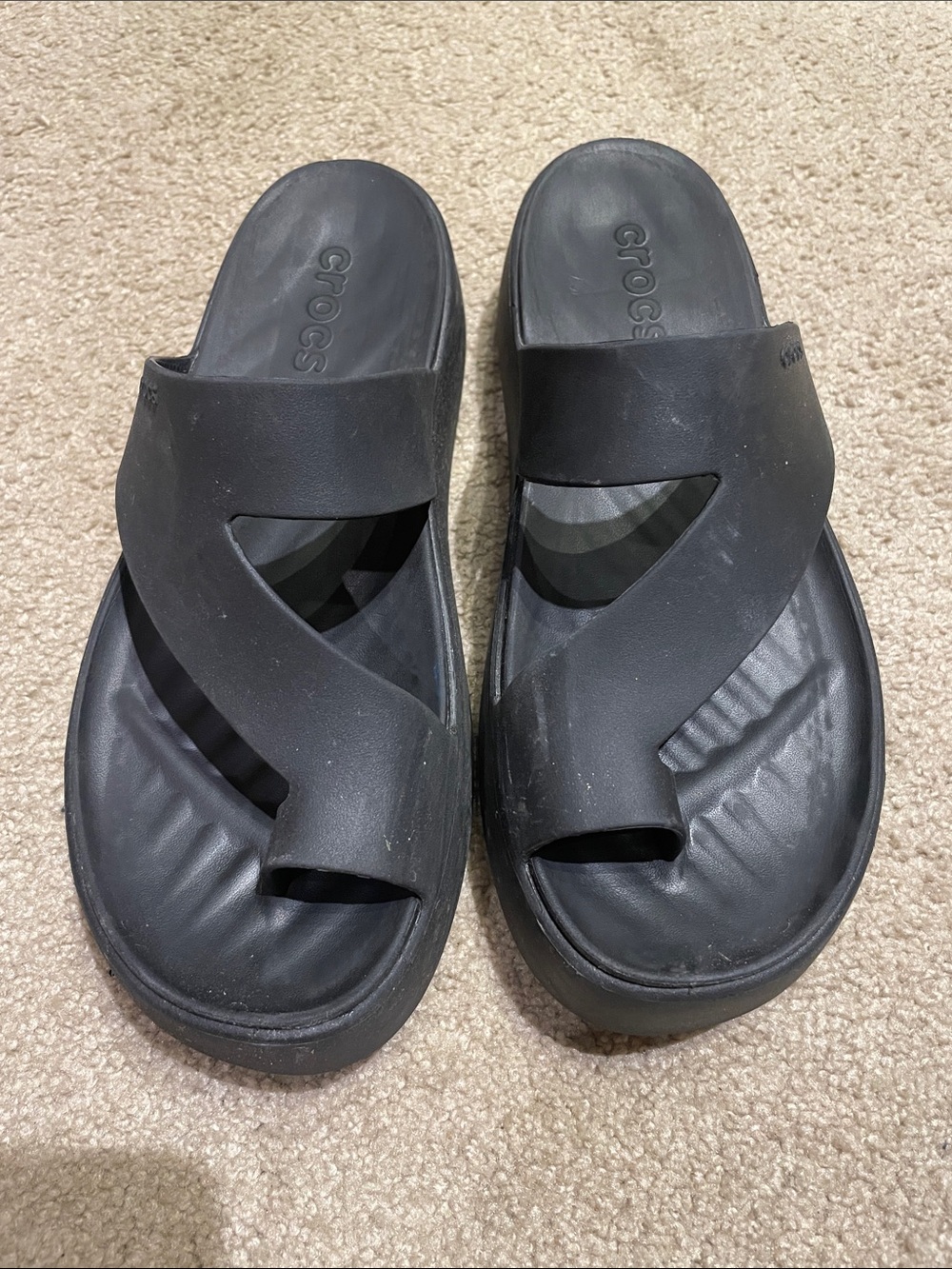 CROCS black Getaway Platform Toe Loop Sandals 8